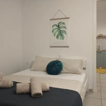 Mini Avra Kır Evi