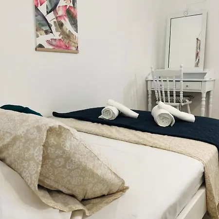 Mini Avra Kır Evi