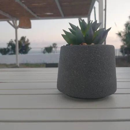 Mini Avra Kır Evi Keratókambos